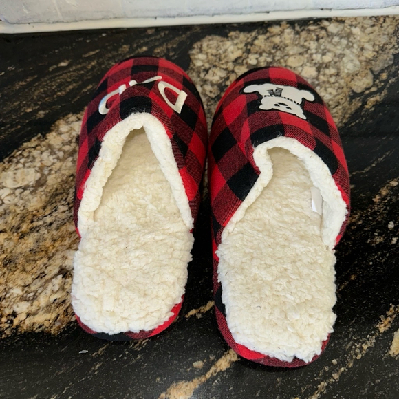 Dad Bear Women's Buffalo Check Christmas Slippers 9-10 Medium NWOT New - Picture 4 of 7